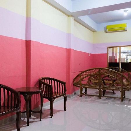 Reddoorz Plus @ Jalan Gatot Subroto Medan Sunggal Exterior photo