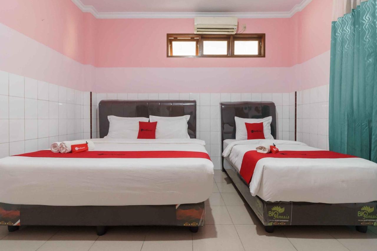 Reddoorz Plus @ Jalan Gatot Subroto Medan Sunggal Exterior photo